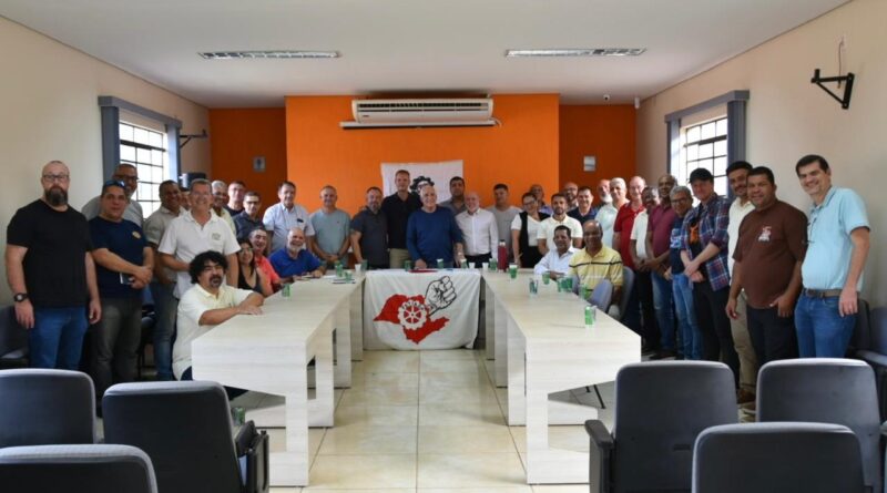 FETIASP reúne sindicatos e UITA para discutir desafios do setor e formação sindical.